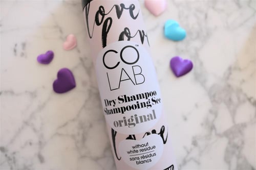 شامبو جاف غير مرئي لكل أنواع الشعر بالرائحة الأصلي...