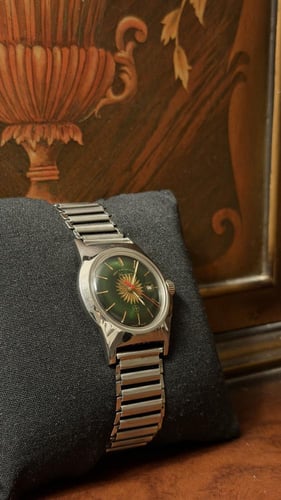 ويست اند واتش الشمس تفاحي | West end watch cQ