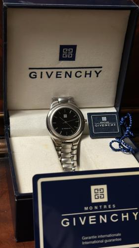 Givenchy Vintage 80s–90s Swiss Quartz