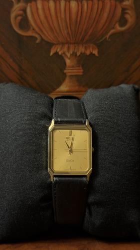 SEIKO Dolce Royal Rectangular Gold