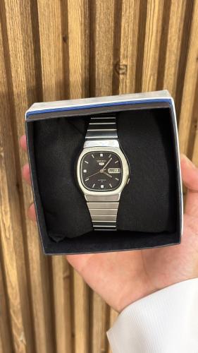 Seiko 5 - أسود مخطط