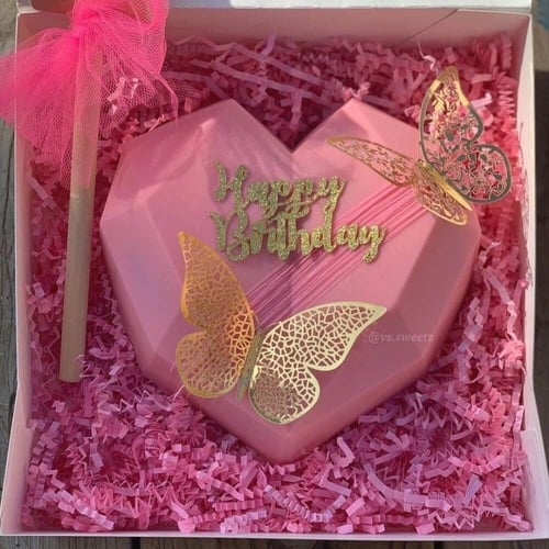 علب كيك بنافذه