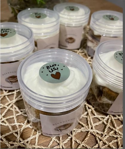 برطمان بلاستيك بمقاسات مختلفة