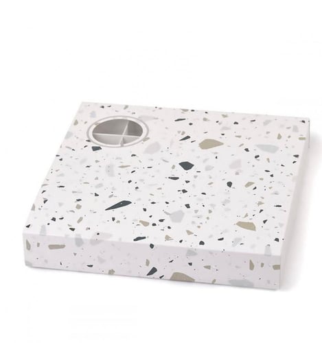 علب حلويات مقسم 25 بغطاء سحاب