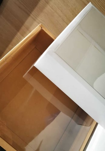 علب ورقيه مربعه بغطاء شفاف منفصل