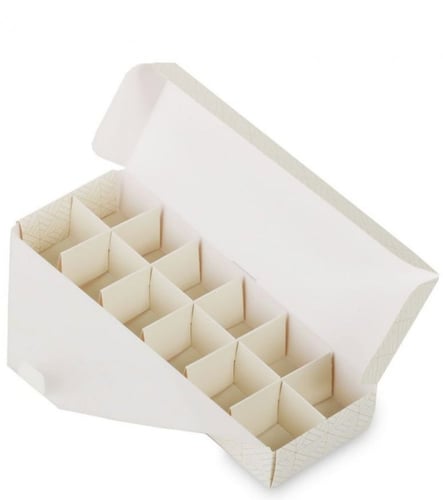 بوكس حلويات مقسم 12