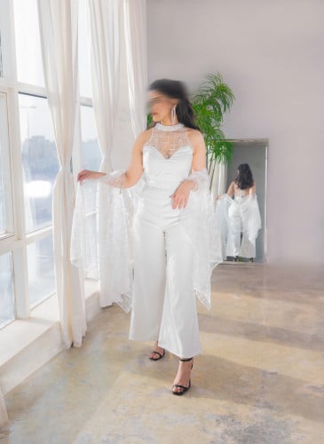 جمبسوت حجر القمر الأبيض