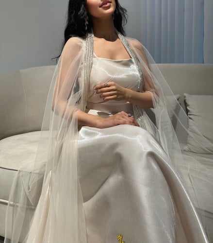 فستان أبيض ألبيت