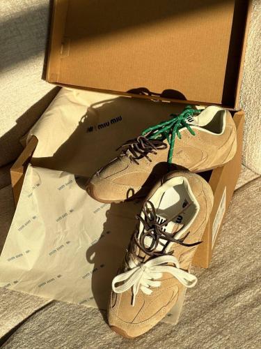 New balance shoes