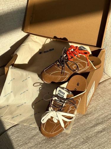 New balance slippers