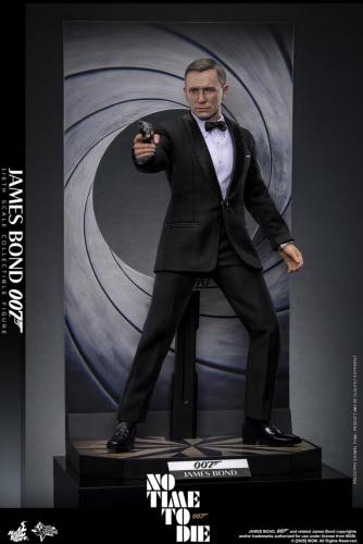 Hot Toys MMS803 1/6th scale James Bond No Time To Die Collectible Figure
