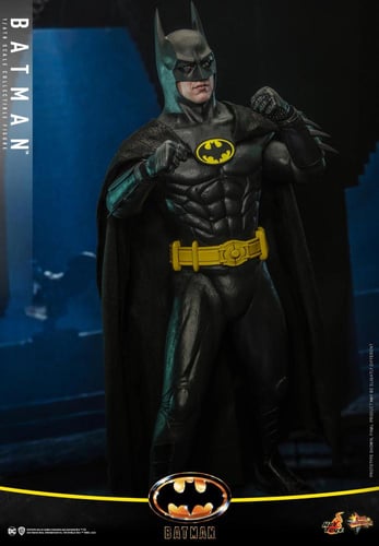 BATMAN Sixth Scale Figure by Hot Toys