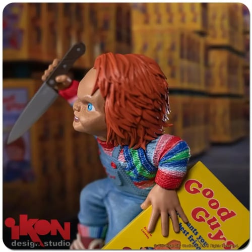 Child's Play - Chucky Breaking Free From Box PVC S...