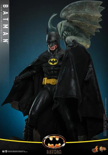 BATMAN Sixth Scale Figure by Hot Toys
