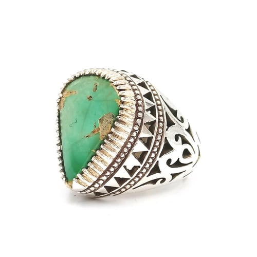 فيروز نيشابوري