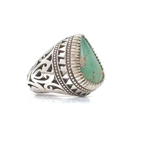 فيروز نيشابوري