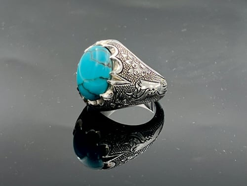 فيروز سيناوي