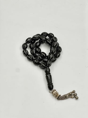 يسر / مرجان اسود ( فضة)