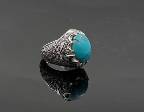 فيروز سيناوي