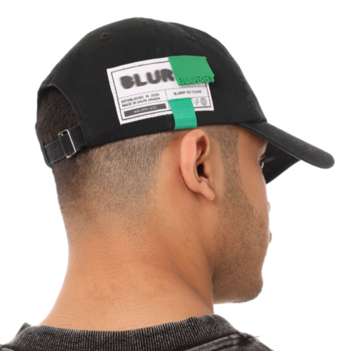 BLACK BLURRY CAP
