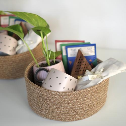 السلة الوردية