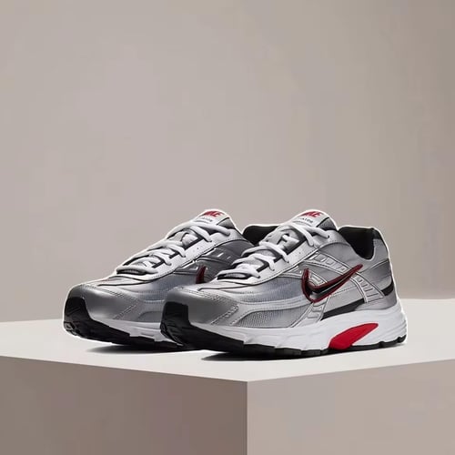 Breathable Nike running shoe, retro running shoe,...