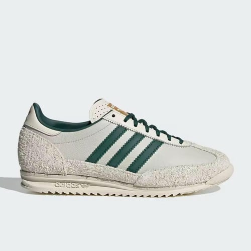 Casual shoe from Adidas Originals for both genders...