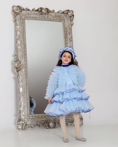 فستان مميز بطبقات التل