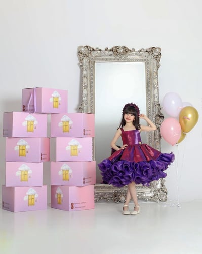 فستان بلون مميز لامع