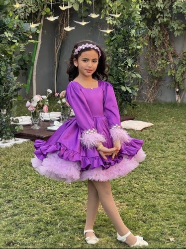 فستان بكمام طويله