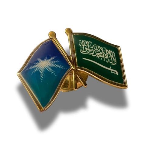 بروش علم بشعار ارامكو والسعودية