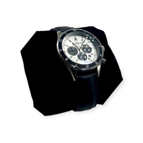 ساعة بجودة عالية من BOEING