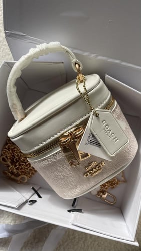 كوتش مع أكسسوار