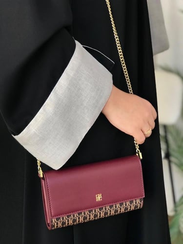 شنط كارولينا هريرا