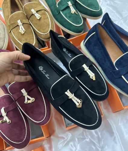 شوز لوروبيانا