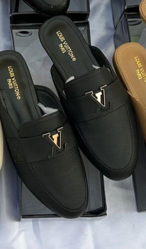 شوزات لويس فيتون