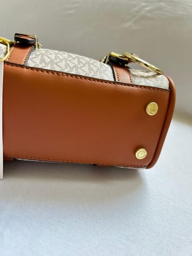 مايكل كروس v