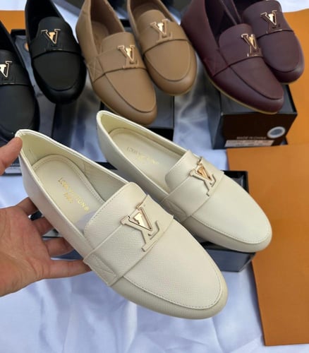 شوزات لويس فيتون