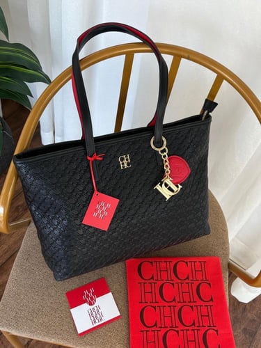 شنط كارولينا هريرا