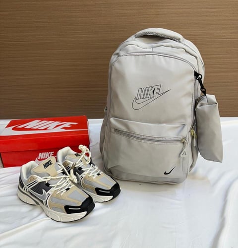 طقم شنطة مدرسية