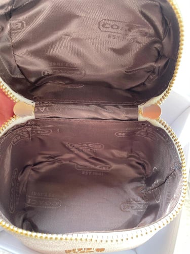 كوتش مع أكسسوار