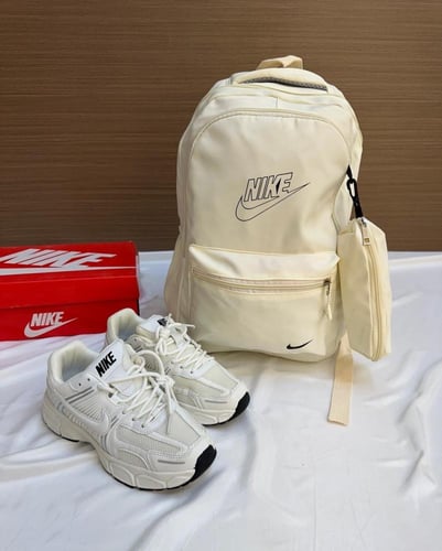 طقم شنطة مدرسية