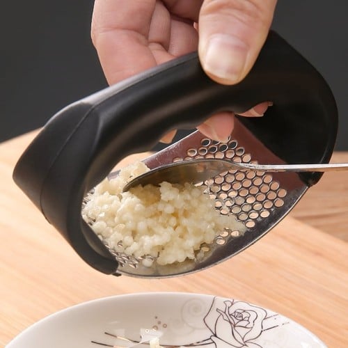 مبشرة الثوم والزنجبيل