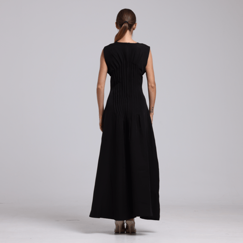 Sculpted Pleats - BLACK