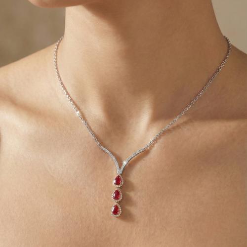 عقد الماس برلنت وحجر روبي على ذهب ابيض و اصفر 6320...