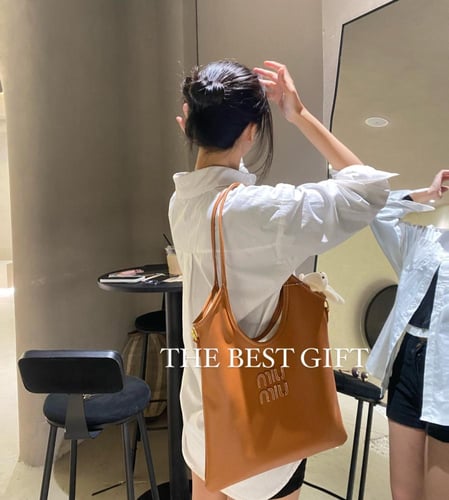 miu miu medium Tote Bag