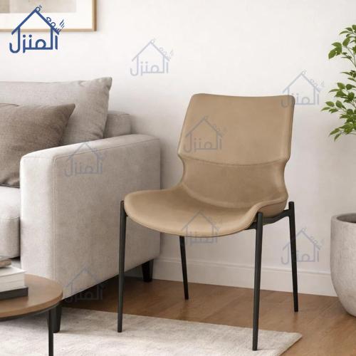 كرسي طعام بتنجيد جلد باللون البيج وقاعدة معدنية سو...