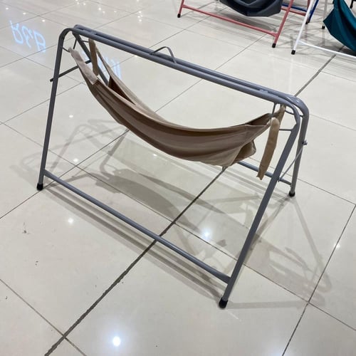 هندول أطفال وسط لون رصاصي