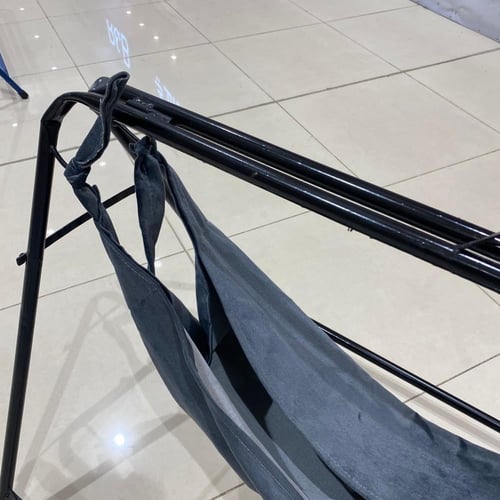 هندول أطفال وسط لون أسود