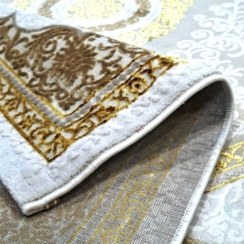 سجاد كلاسيك نقشة ملكي فاخر – اللون بني × ذهبي